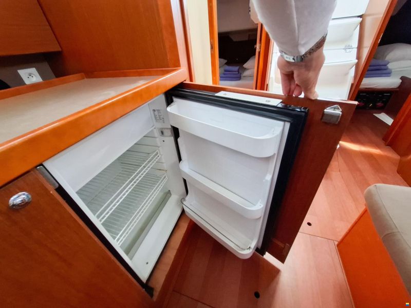 Beneteau Oceanis 38.1