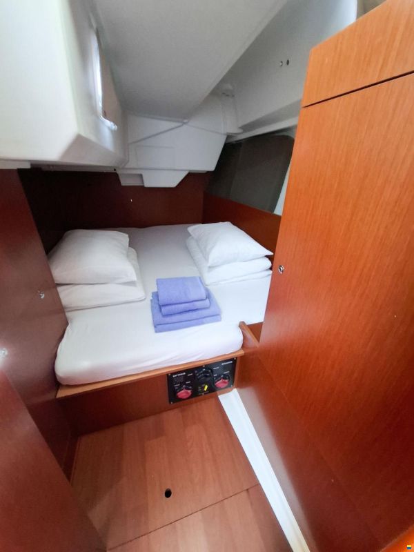 Beneteau Oceanis 38.1