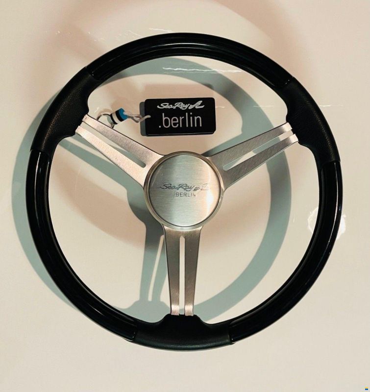Sea Ray ISOTTA Sea Ray Berlin Lenkrad
