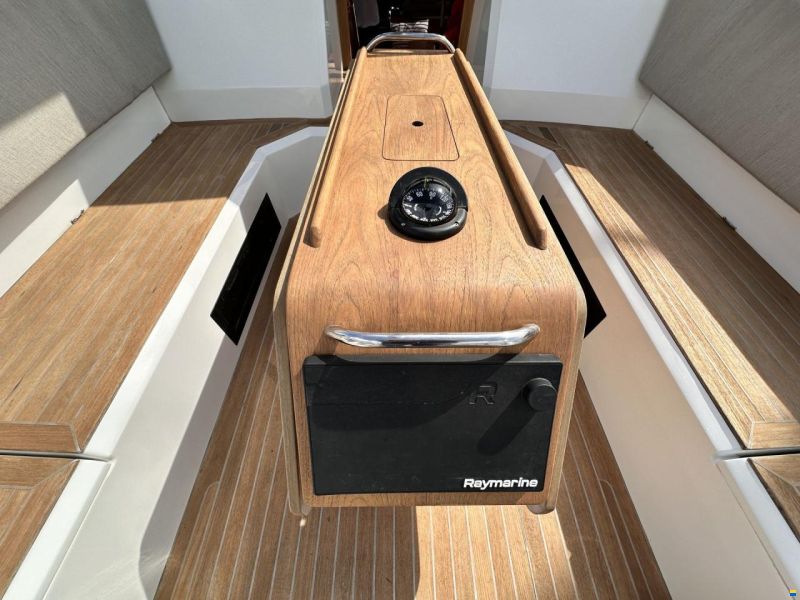 Wauquiez Pilot Saloon 48