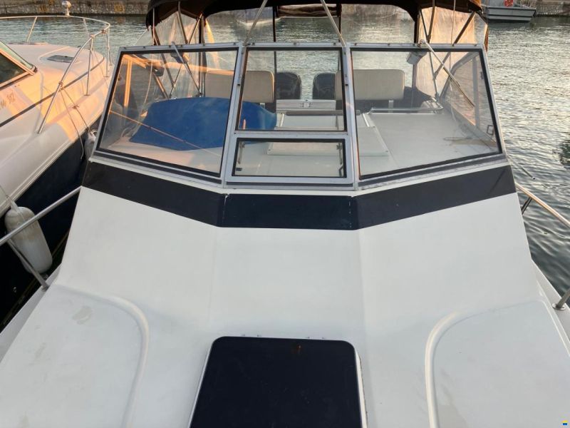 Boston Whaler 27 Full Cabin