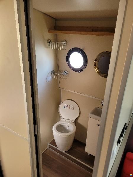 CABIN BOAT SCHAB CAB 10