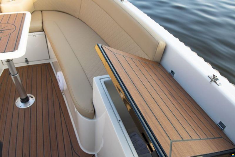 Lago Amore 633 Tender