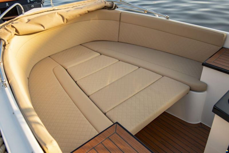 Lago Amore 633 Tender