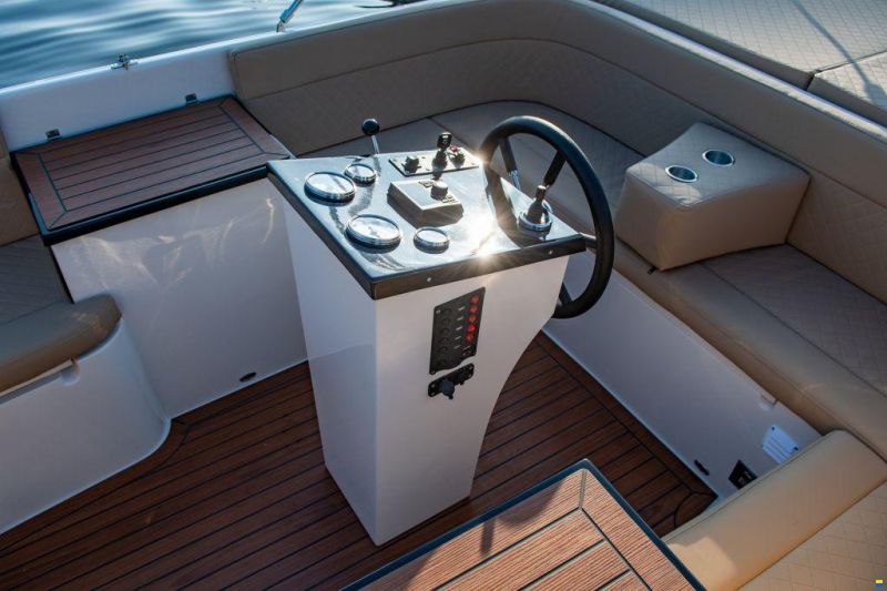 Lago Amore 633 Tender