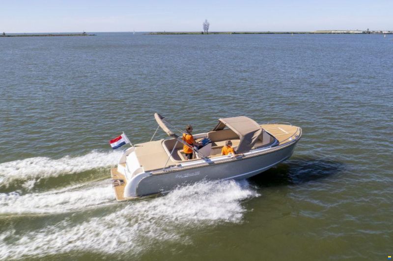 Lago Amore 733 Tender
