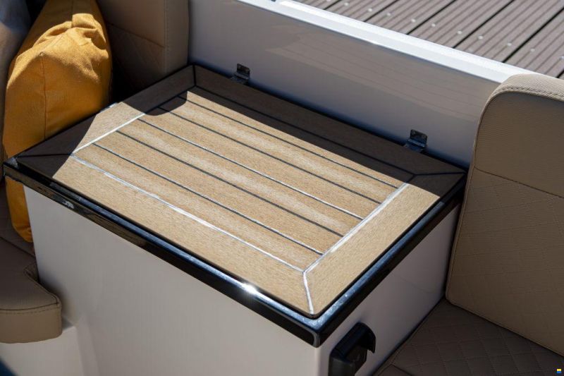 Lago Amore 733 Tender