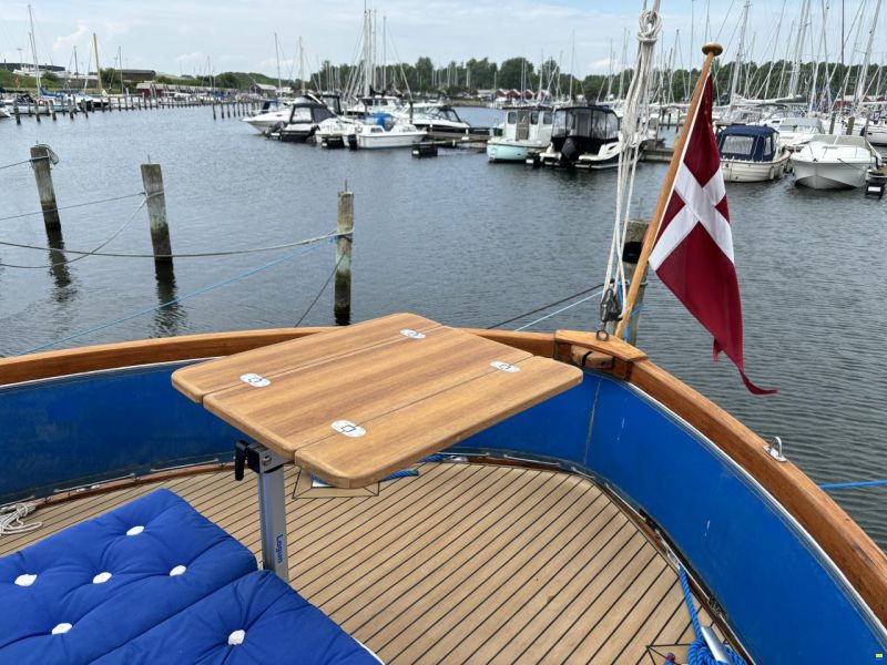 Nauticat 33