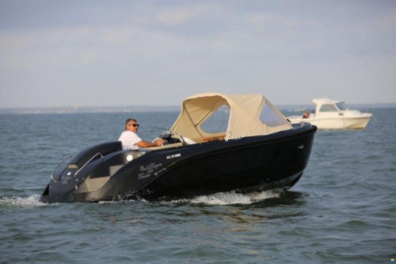 Oud Huijzer 580 Tender