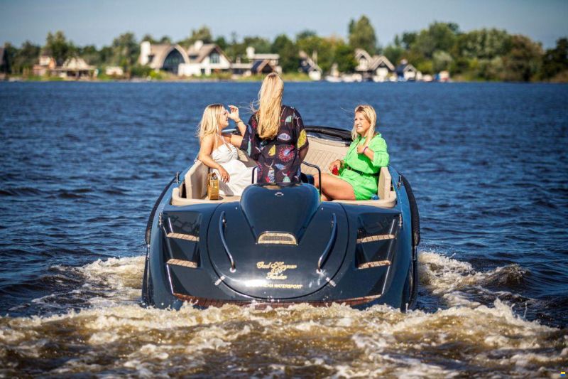 Oud Huijzer 600 Tender