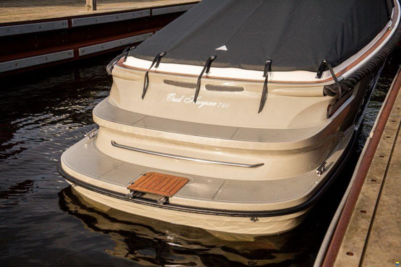 Oud Huijzer 740 Tender
