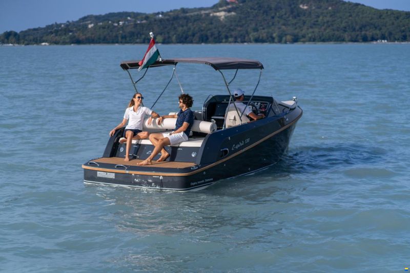 Stickl E-Spirit 730 Tour