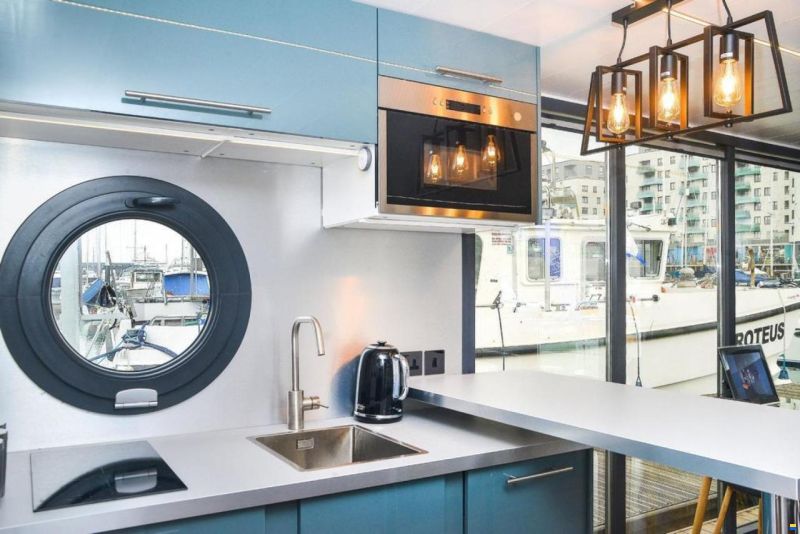 La Mare Apartboat XL Houseboat