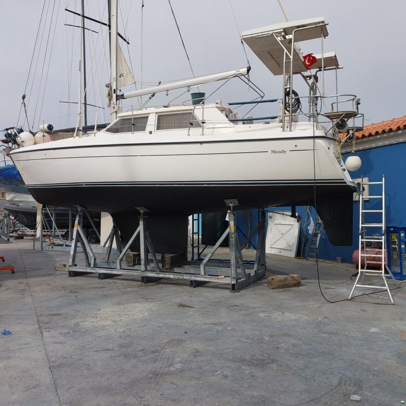 Moody Eclipse 33