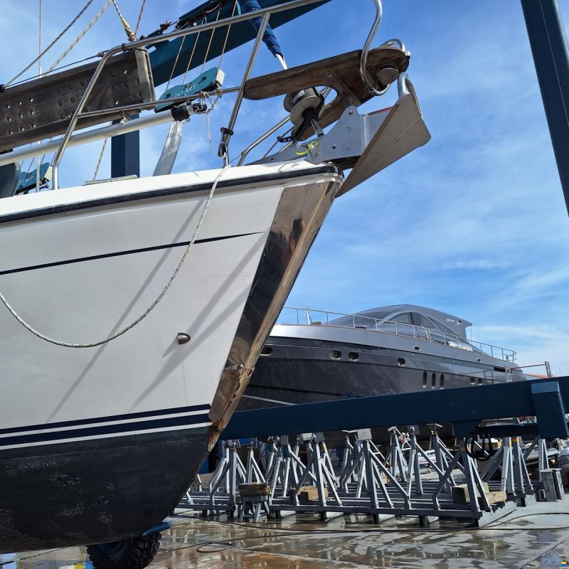 Moody Eclipse 33