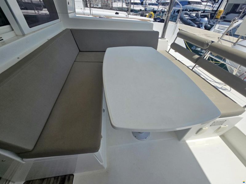 Lagoon 400