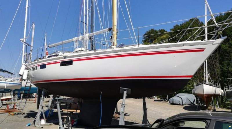 Dufour 35 sloop image