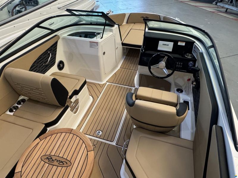 Sea Ray 210 SPX