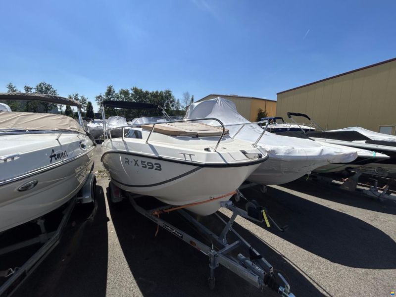 Quicksilver 555 Cabin