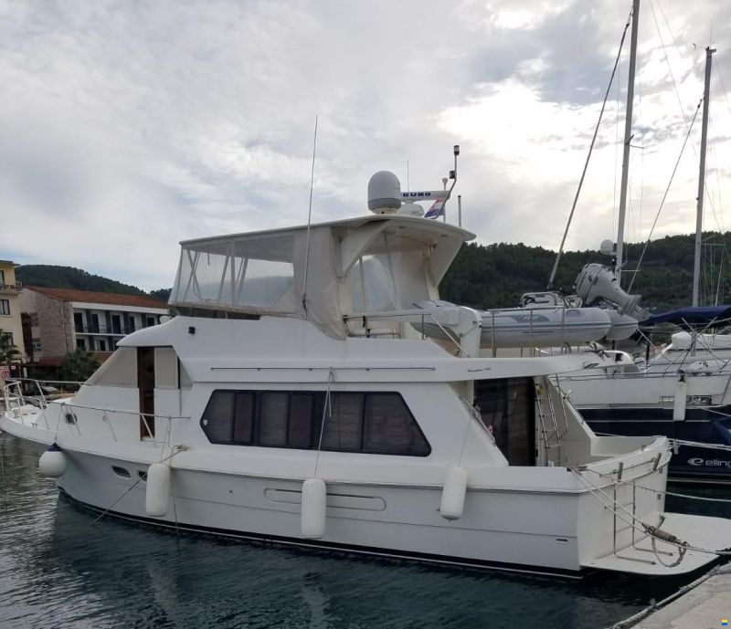 Hampton Yachts 490 Pilothouse