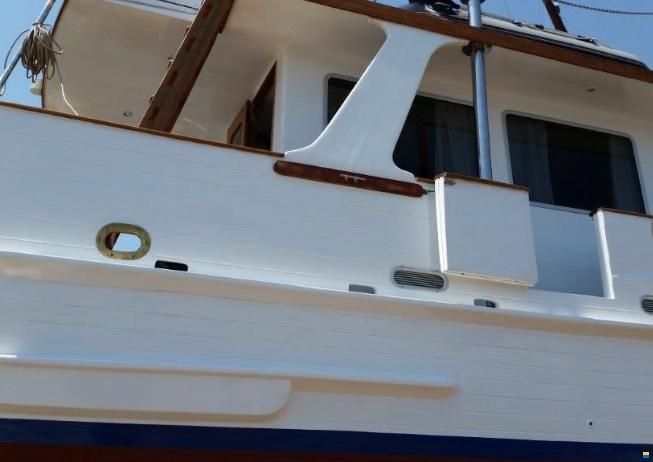 Grand Banks Alaskan 46 Trawler