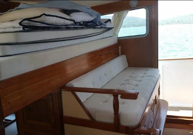 Grand Banks Alaskan 46 Trawler