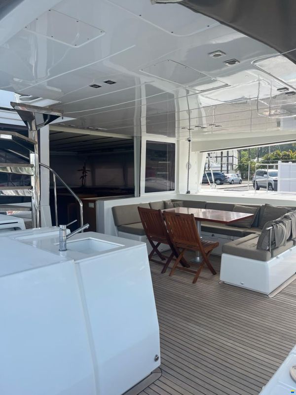Lagoon 560