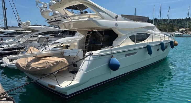 Ferretti 465,000