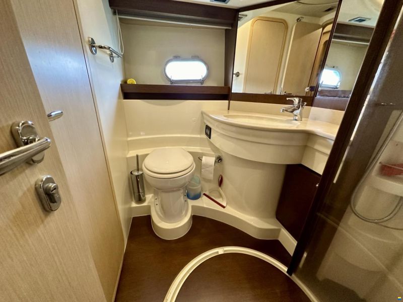 Ferretti 465,000