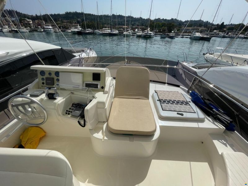 Ferretti 465,000