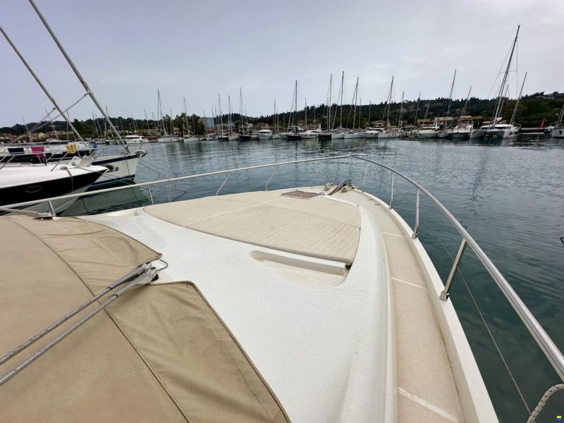 Ferretti 465,000
