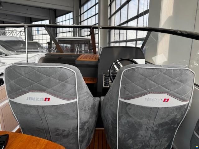 Ibiza Boats 811T
