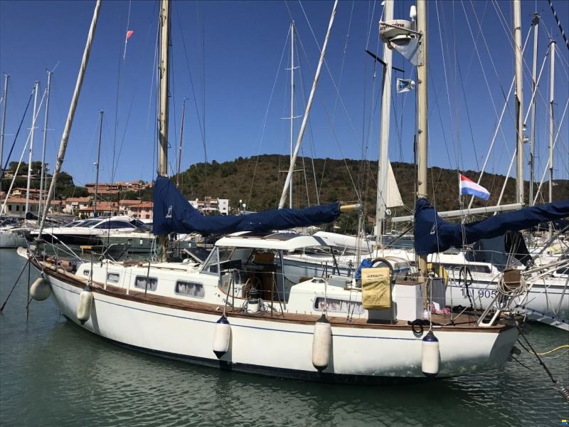 Camper & Nicholsons 38