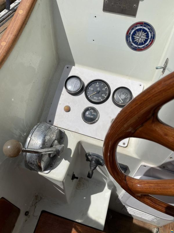 Camper & Nicholsons 38