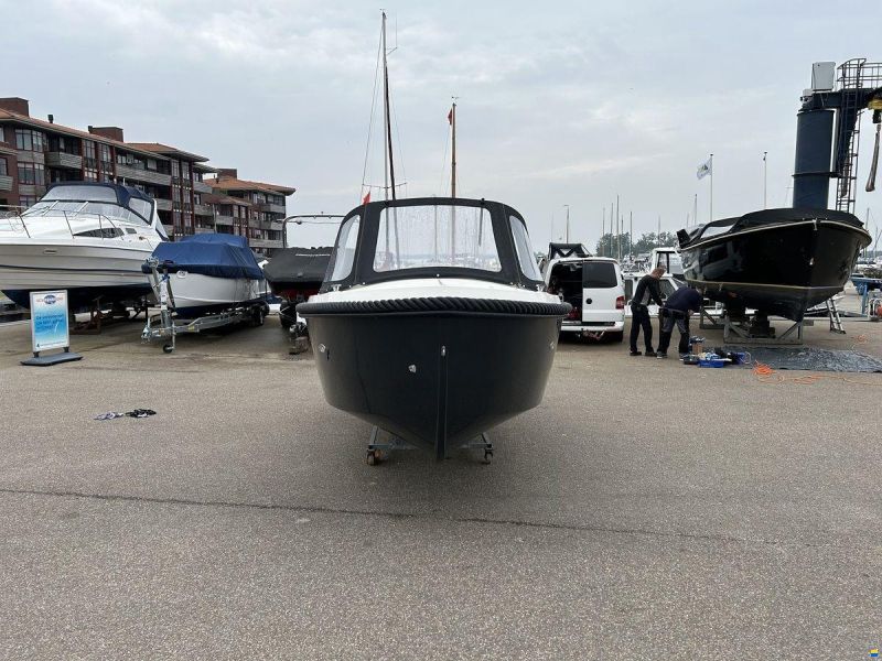 Oud Huijzer 600 Tender