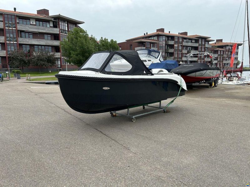 Oud Huijzer 600 Tender
