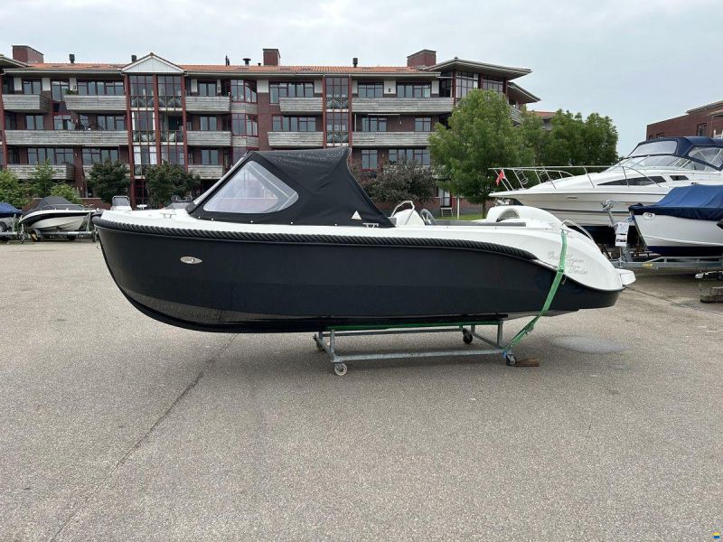 Oud Huijzer 600 Tender