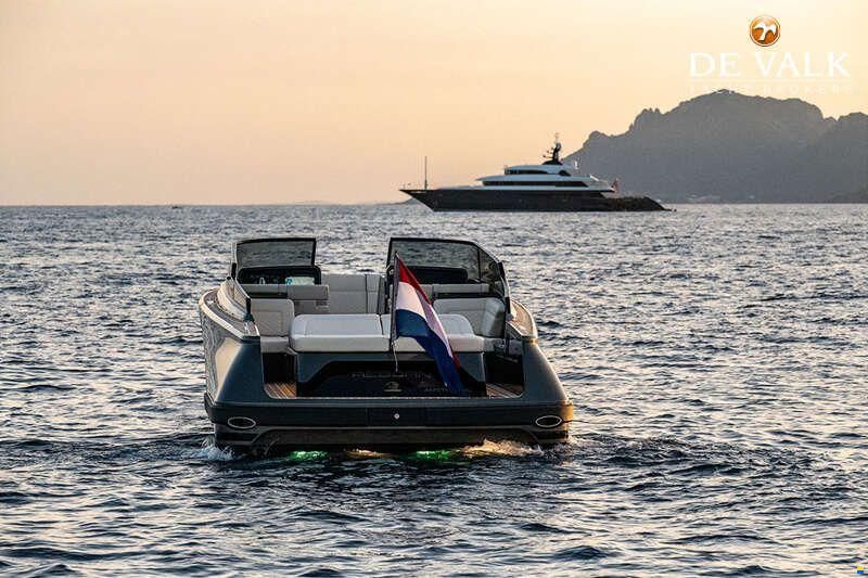 Reborn 38 Bowrider