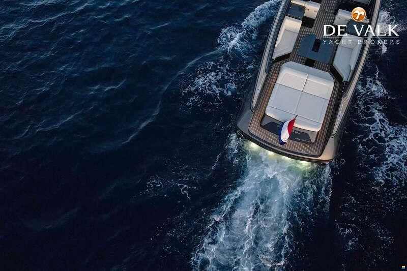Reborn 38 Bowrider