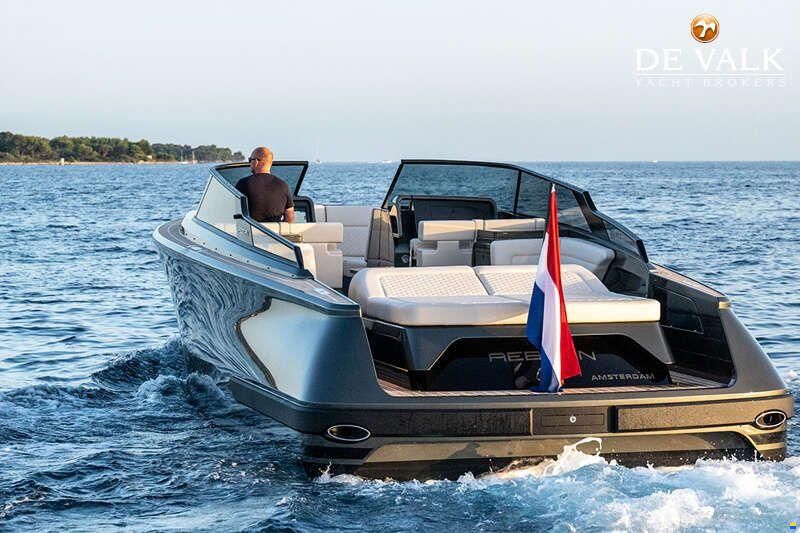 Reborn 38 Bowrider