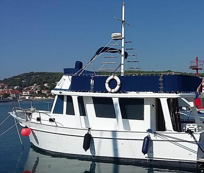 Marine Trader Europa 33 Trawler