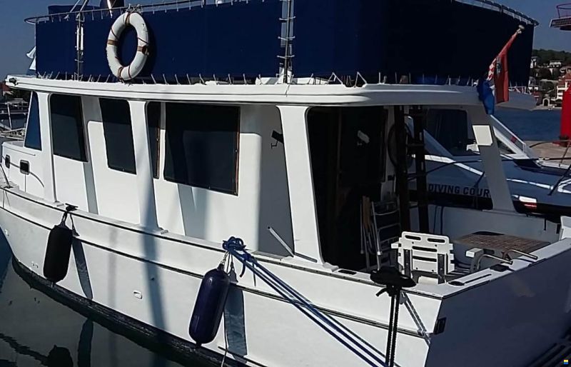 Marine Trader Europa 33 Trawler