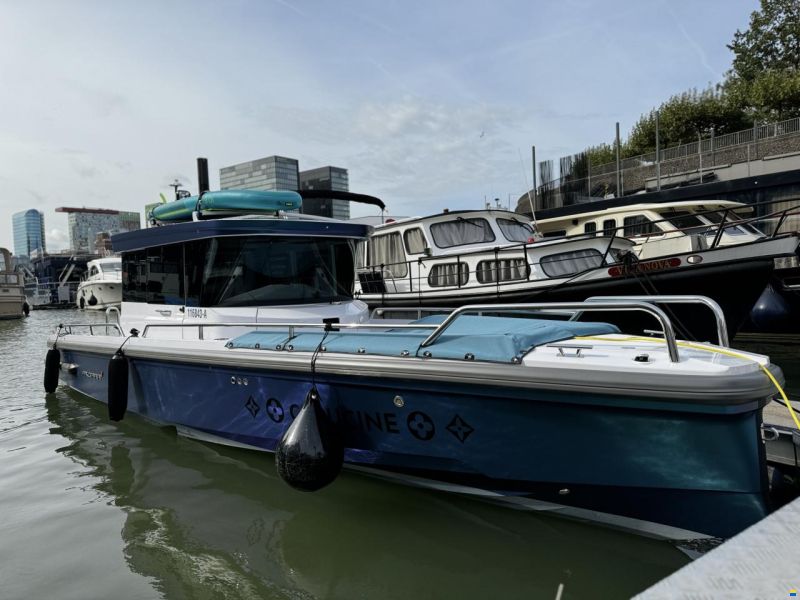 Axopar 28 Cabin