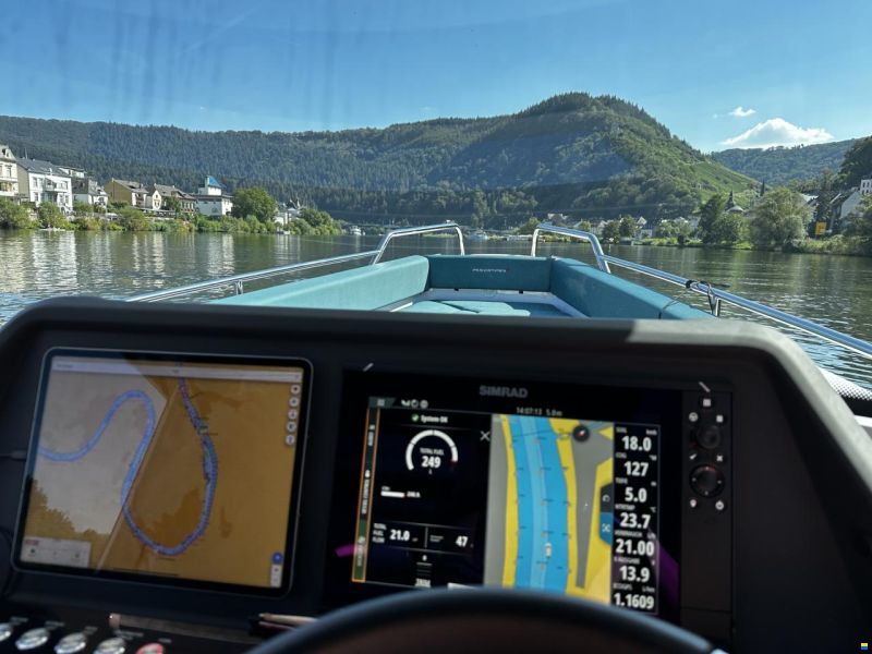 Axopar 28 Cabin