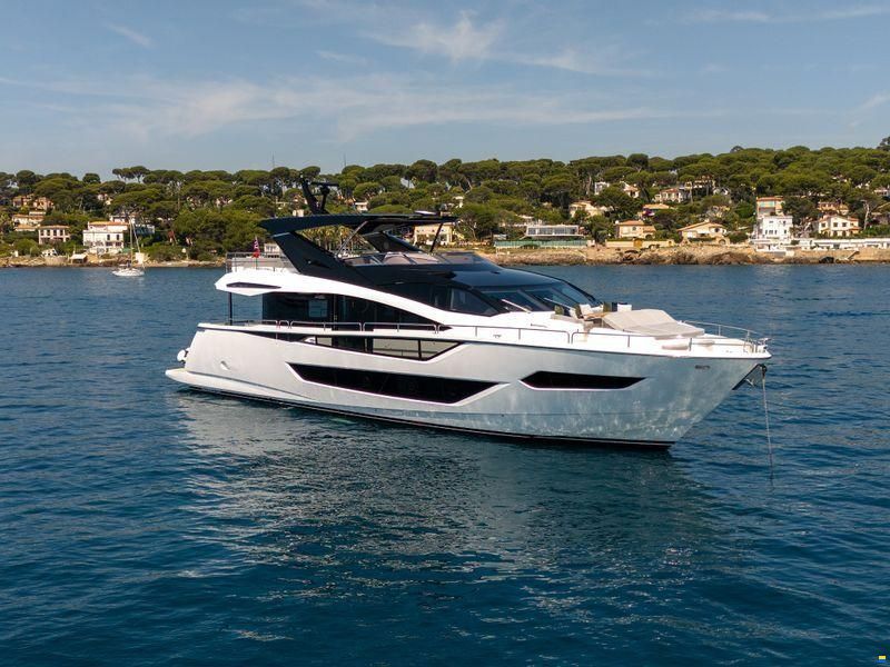 Sunseeker 88 Yacht