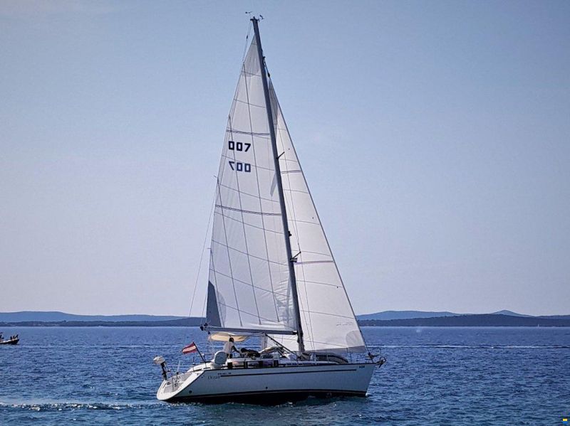 Bavaria 38cc Ocean image