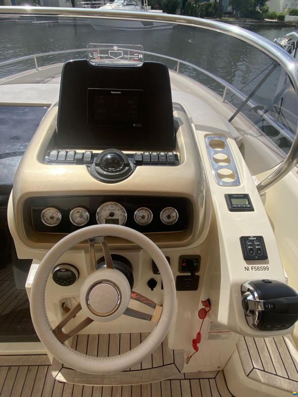 Invictus 280GT