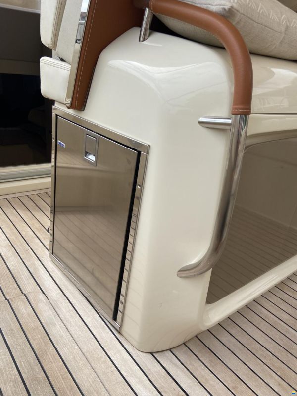 Invictus 280GT