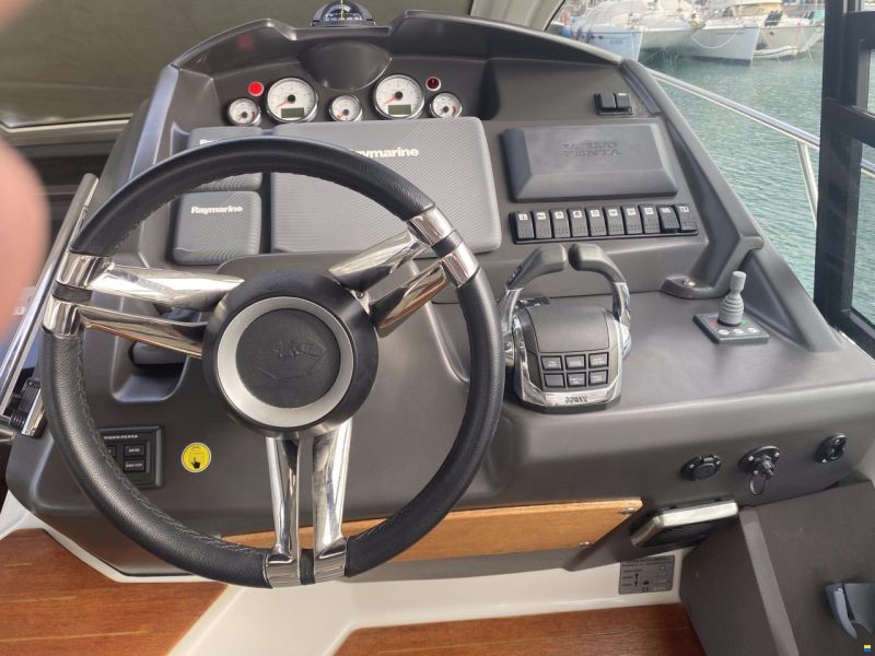 Cranchi M 44HT - CAMON