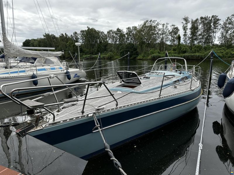 Helmsman 35 Barracuda